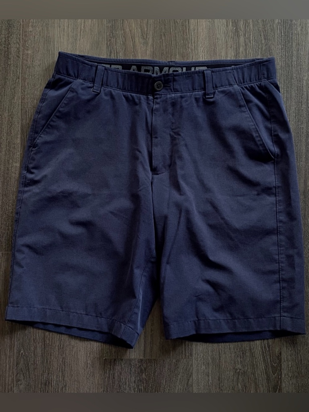 Under Armour Men’s Dark Navy Shorts Size 34